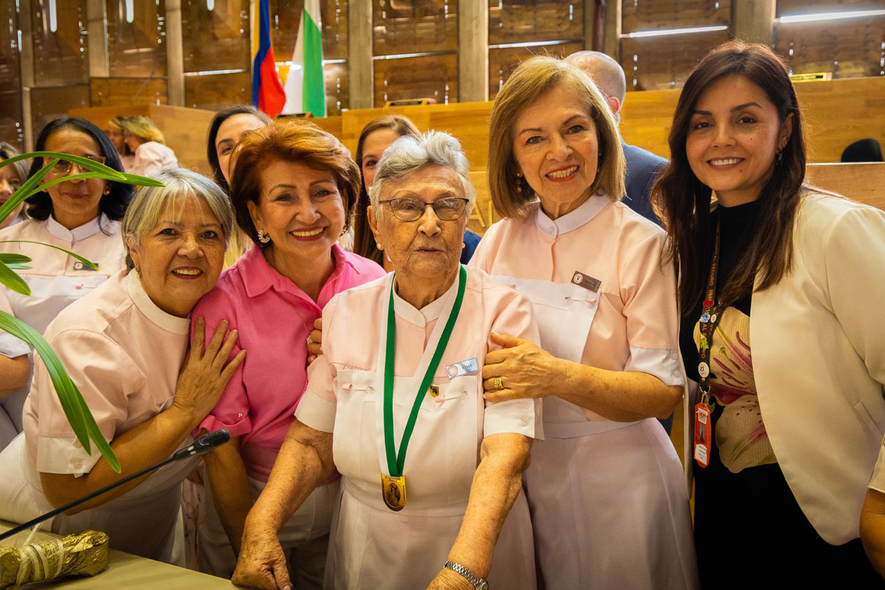Imagen Damas Voluntarias del Hospital General homenajeadas (4)