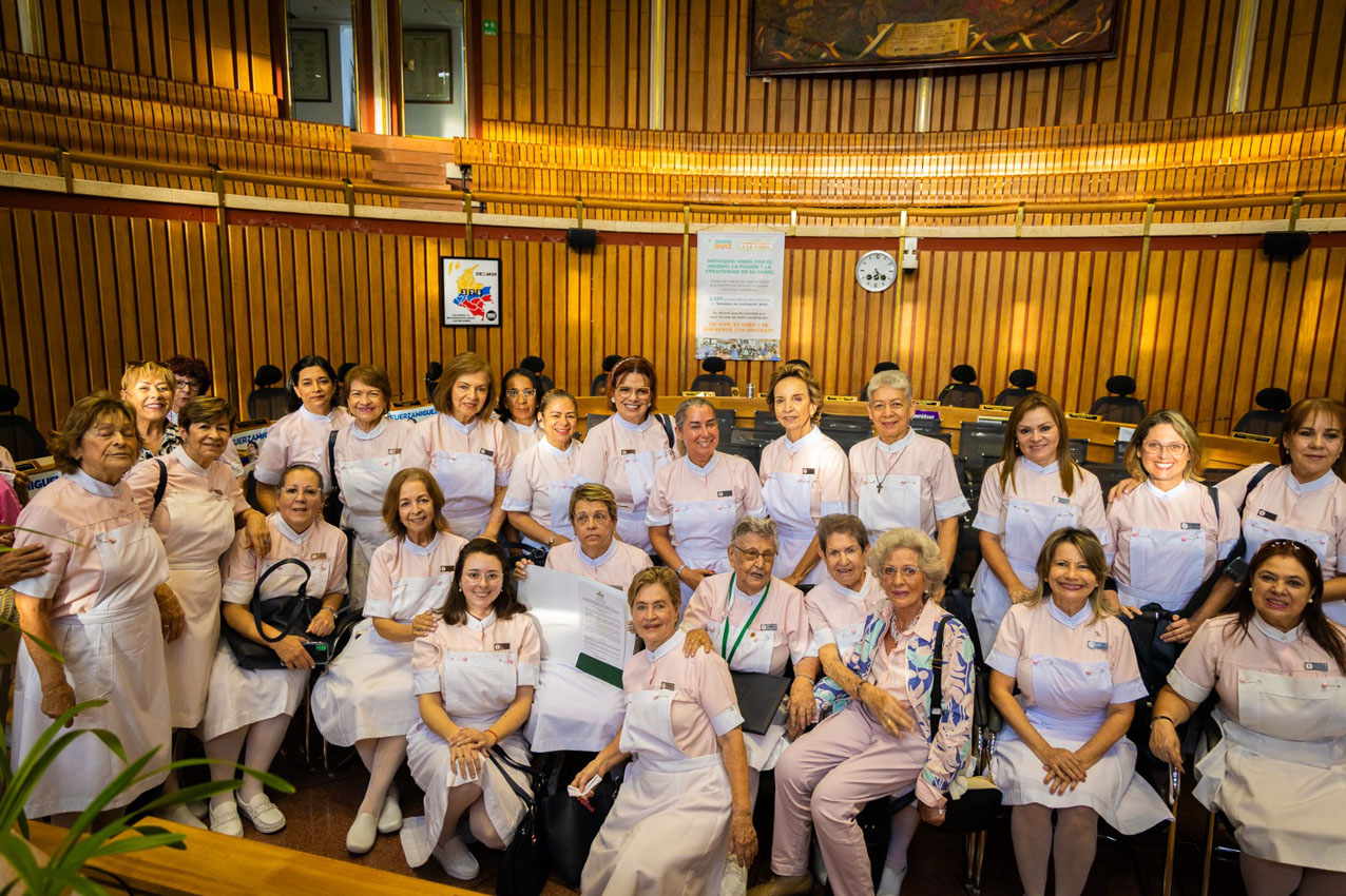 Imagen Damas Voluntarias del Hospital General homenajeadas (5)
