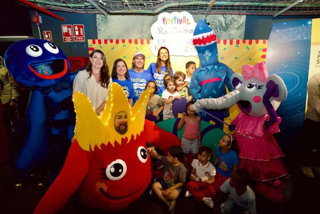 Imagen Primera Dama y Alcalde, niños y mascotas Buen Comienzo