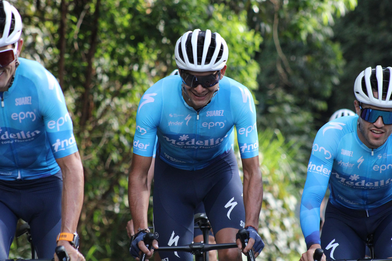 Imagen Team Medellín ciclismo (2)