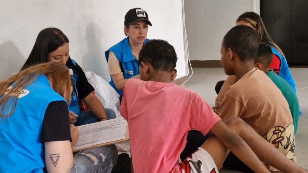Imagen acompañamiento del Distrito a jóvenes afectados