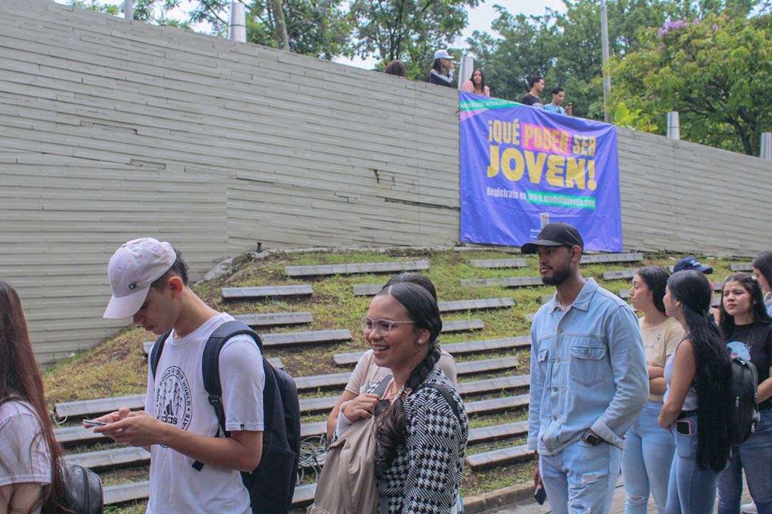 Imagen ayuda a los jóvenes