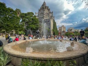 Imagen de fuente de la Plaza de Botero
