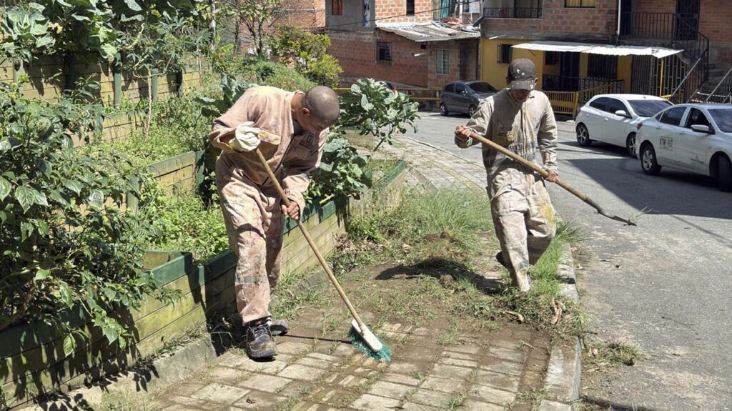 Imagen de jardineros en corregimientos
