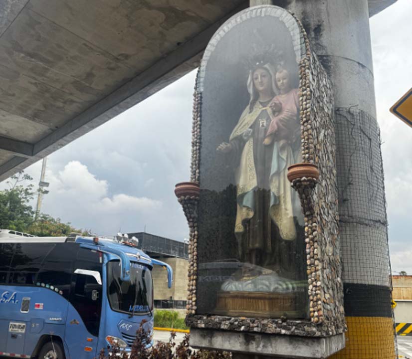 Imagen de la virgen en busto