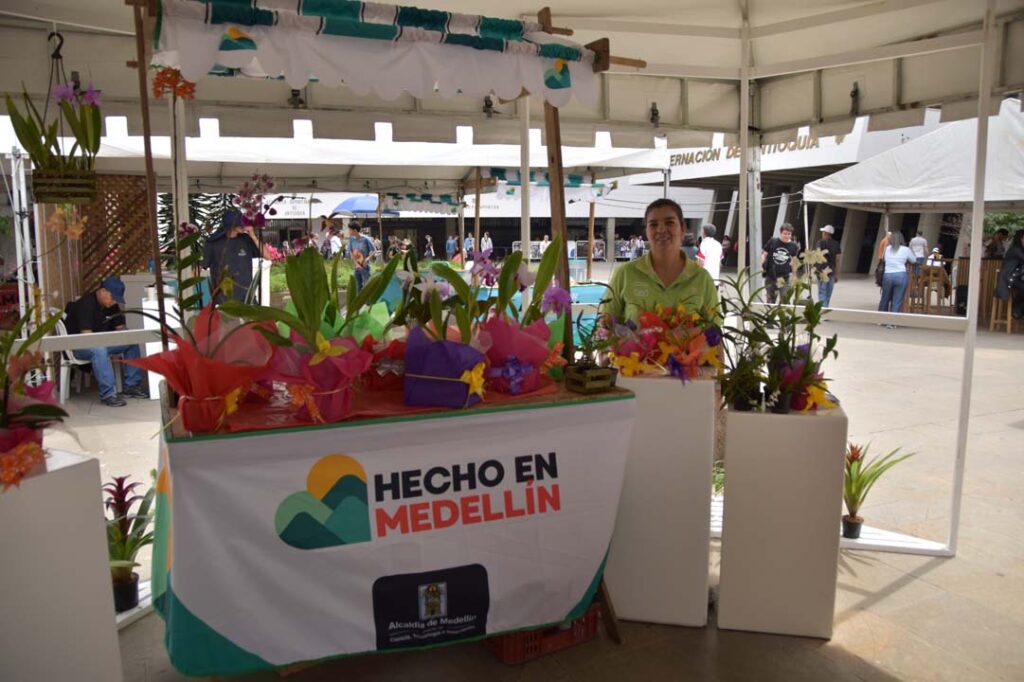 Imagen feria que apoya el talento local 6