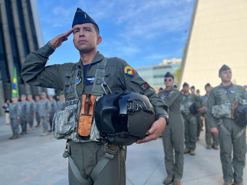 Imagen militar en el 20 de julio