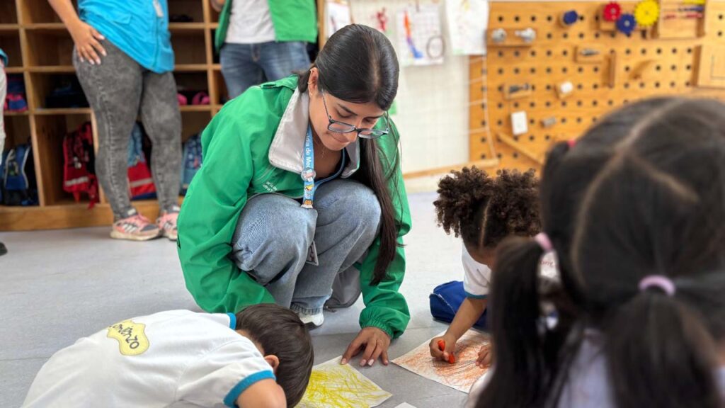 Imagen niñas y niños Medellín (3)