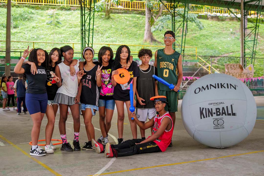 Imagen niños de parchemos