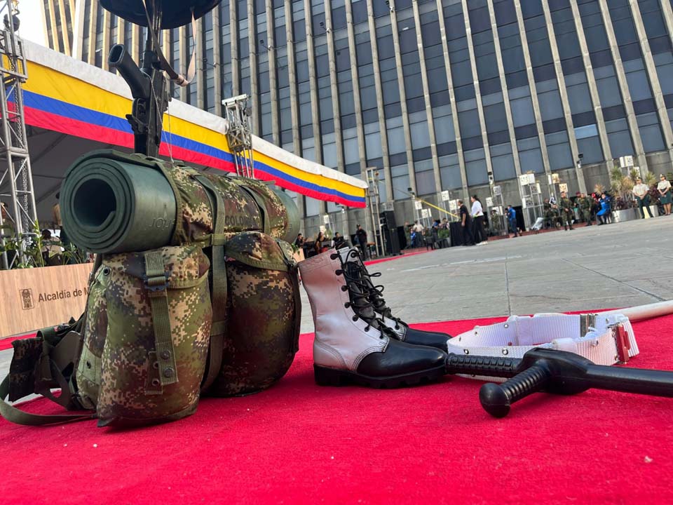 Imagen objetos militares