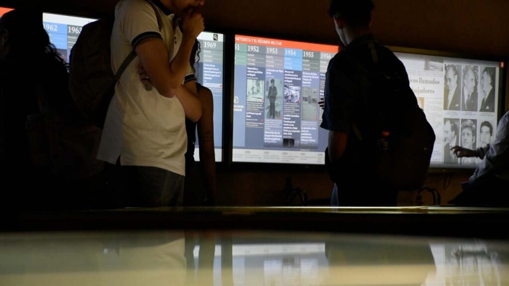 Imagen personas en galería