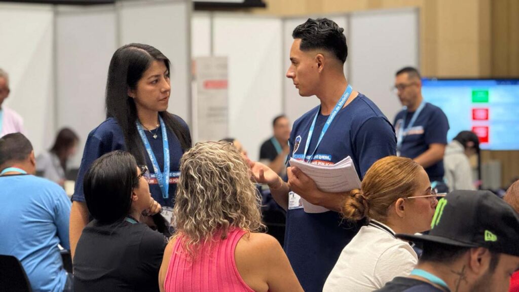 Imagen personas guías del diálogo