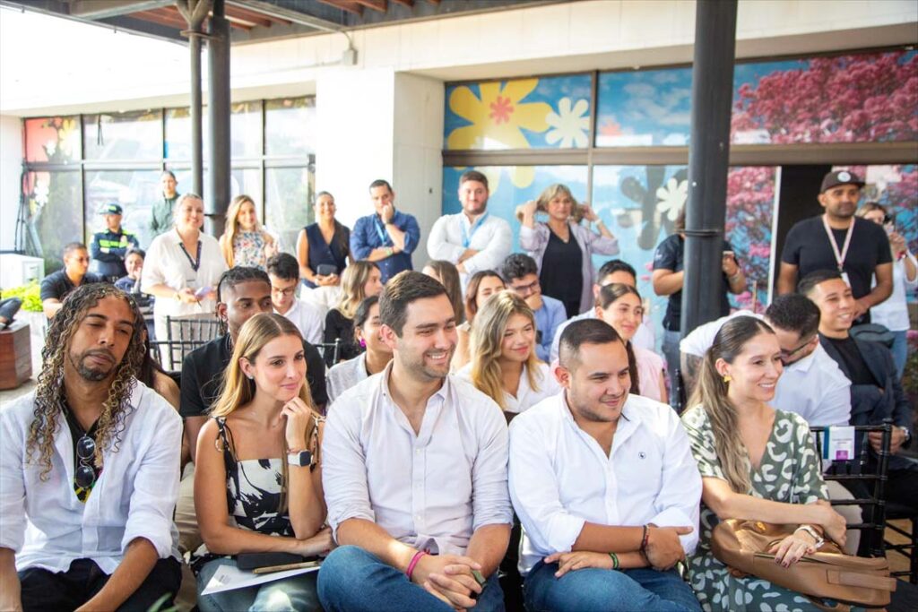 Imagen reunión de personas San Sebastián de Palmitas