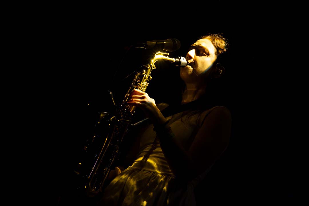 Imagen saxofonista Altavoz