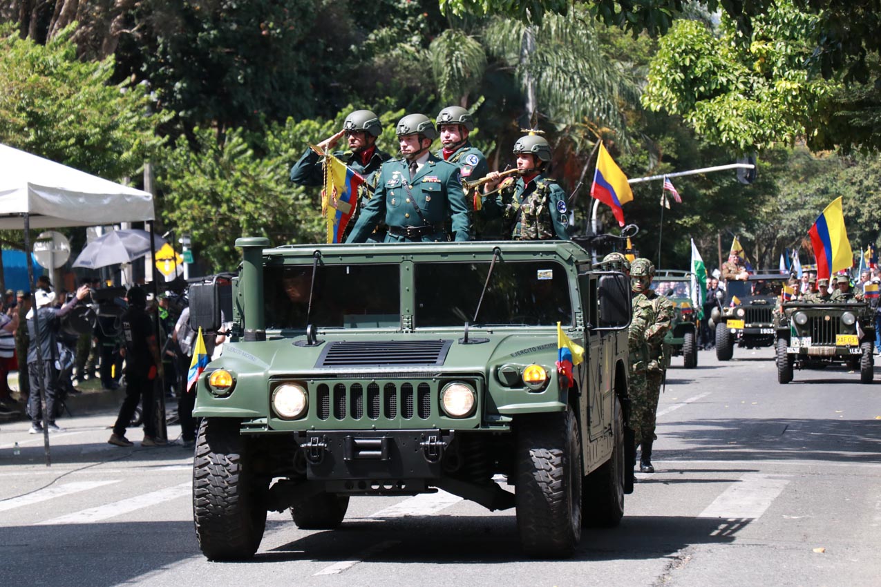 Desfile militar del 20 de julio