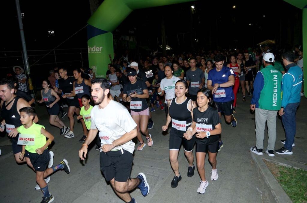 imagen personas trotando