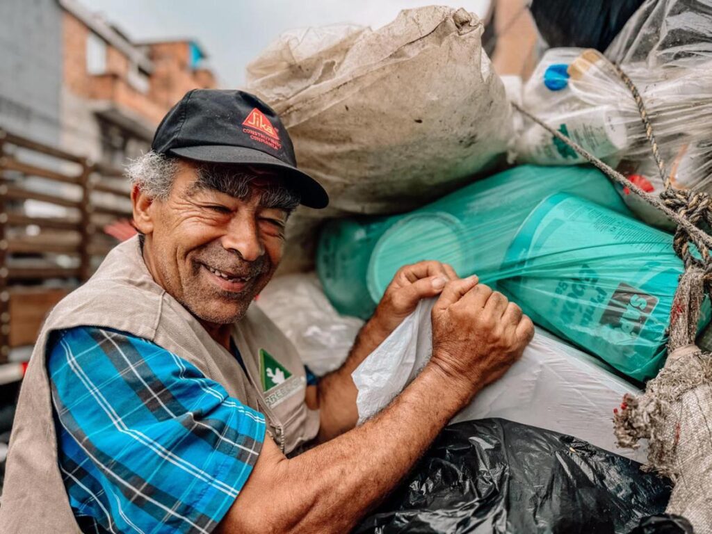 Aprovechamiento y Tratamiento de Residuos Sólidos