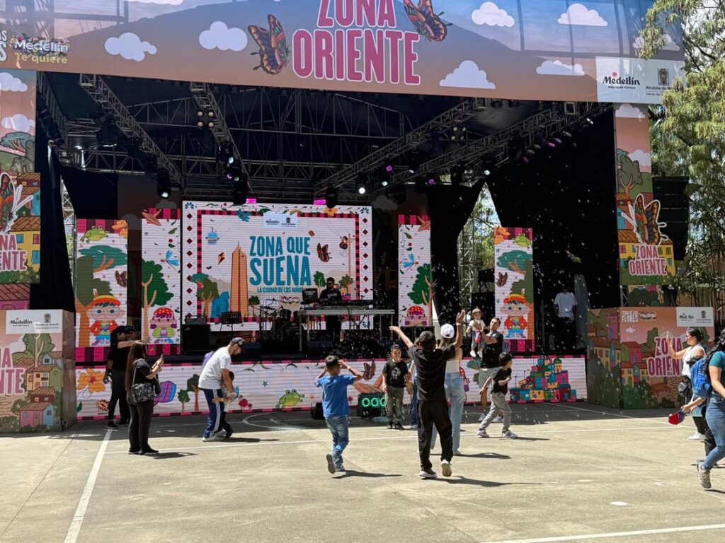 Zona que suena - Feria de las Flores