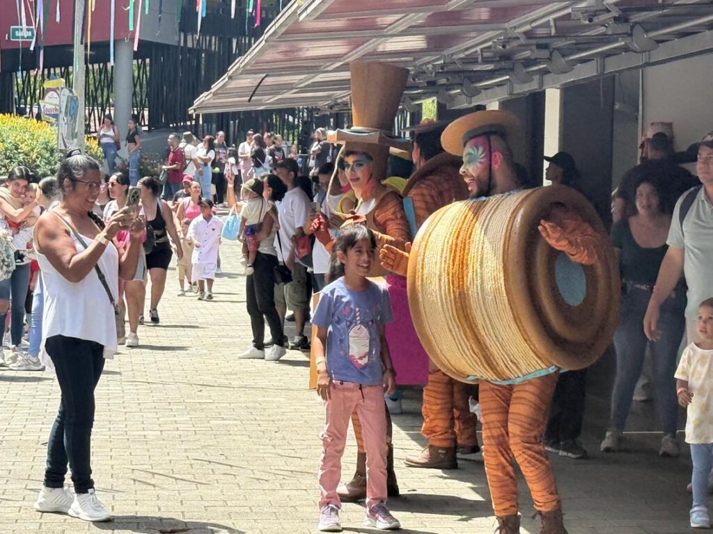 Zona que suena - Feria de las Flores