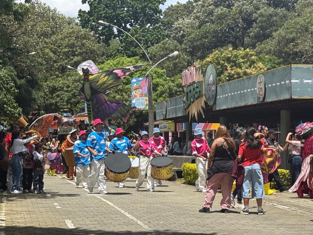 Zona que suena - Feria de las Flores