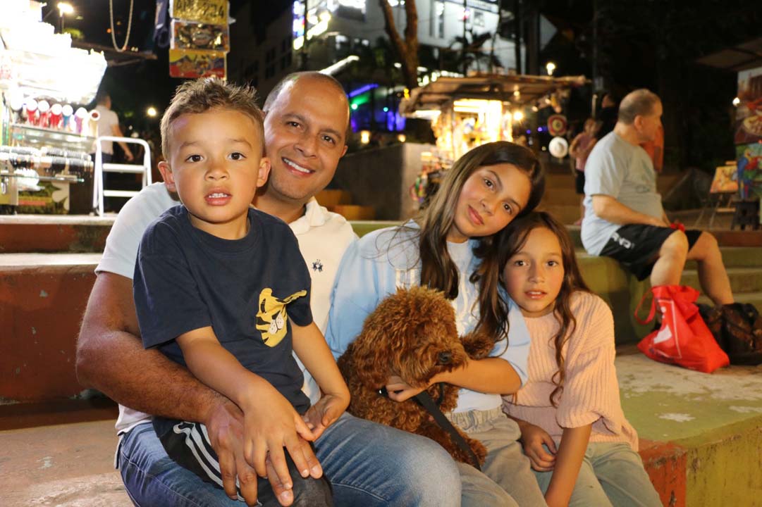 Imagen Carlos Calle y familia