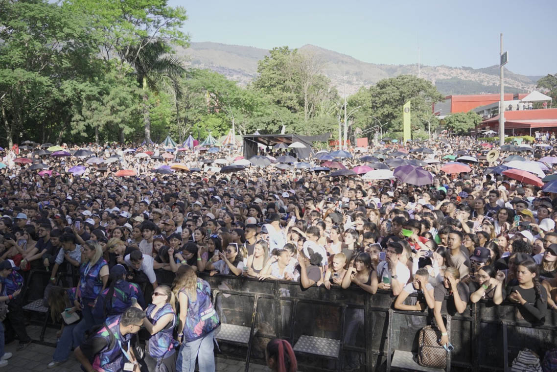 Imagen de asistentes a concierto Festival MedaYoung