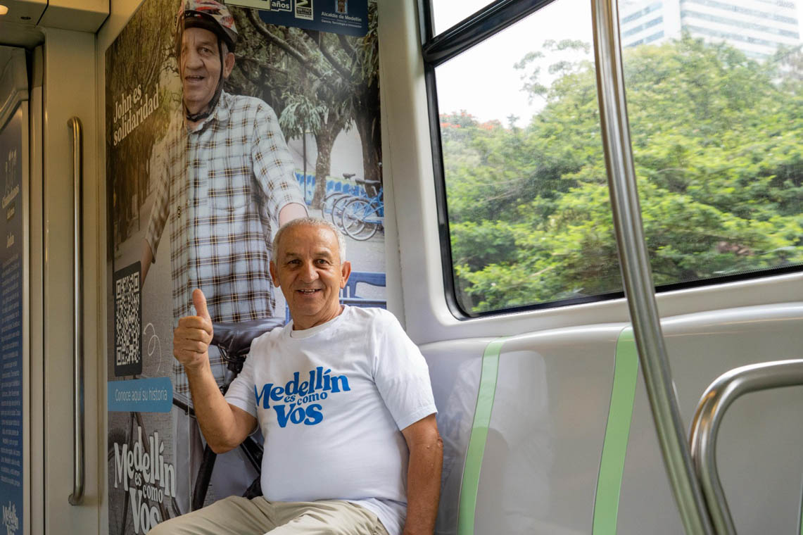 Imagen de ciudadano que participa en la campaña ¡Qué orgullo Medellín! en el Metro de Medellín