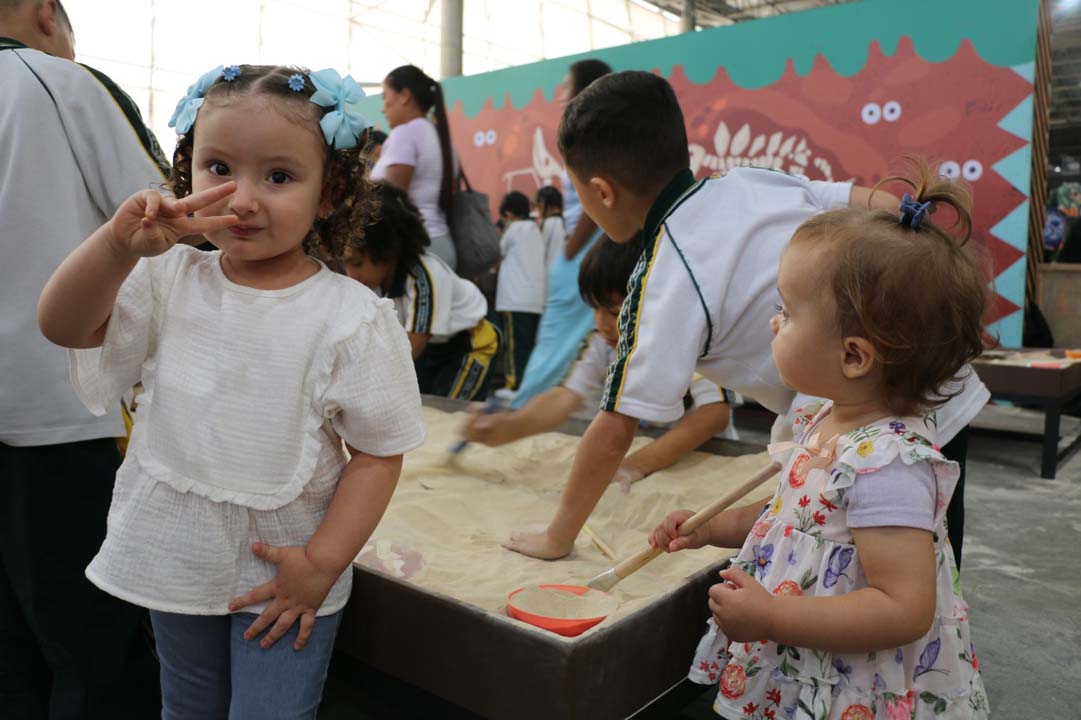 Imagen de famlias felices en Festival Buen Comienzo (15)