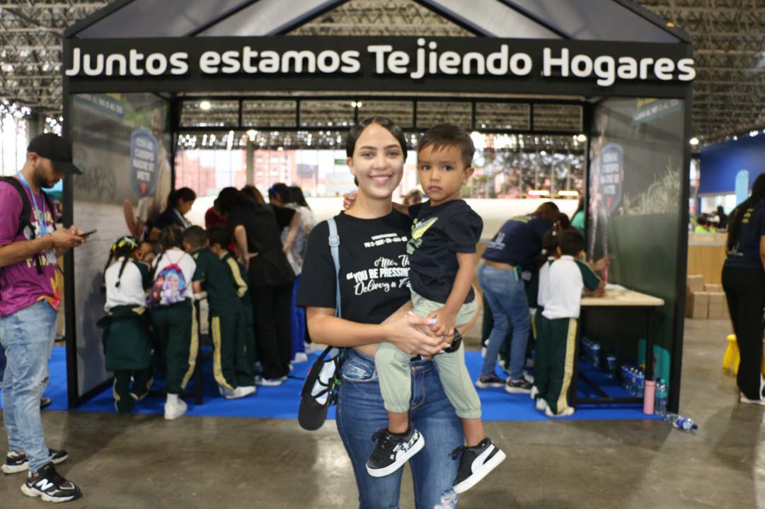 Imagen de famlias felices en Festival Buen Comienzo (26)