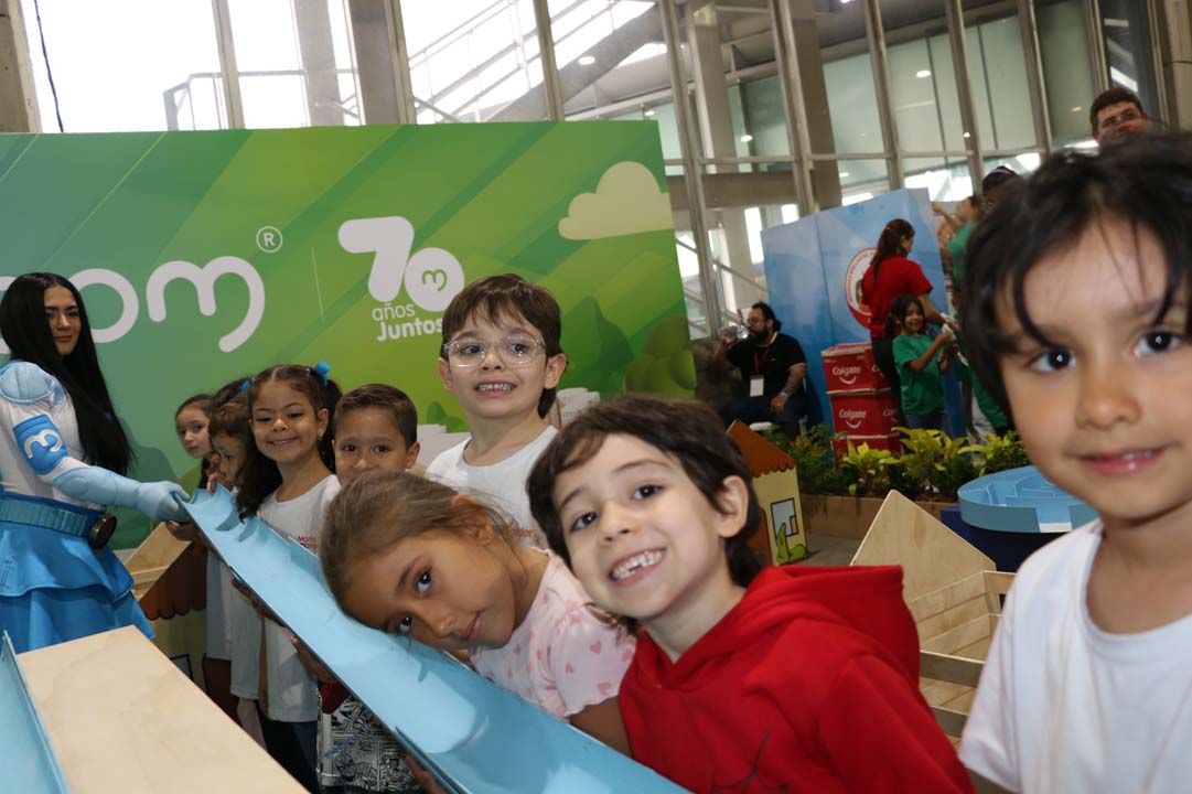 Imagen de famlias felices en Festival Buen Comienzo (28)