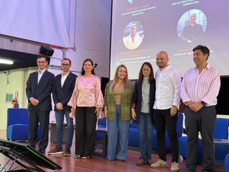 Imagen de panelista del evento AWS Day Medellín