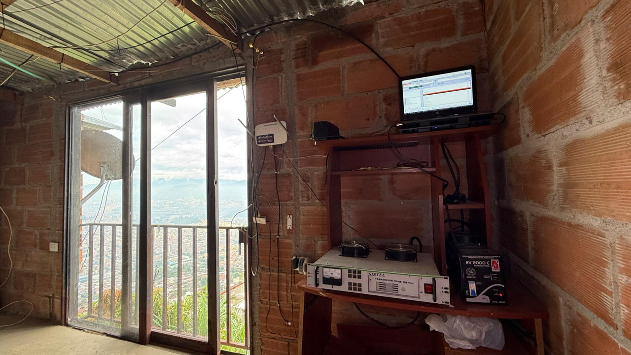 Imagen emisoras ilegales (12)