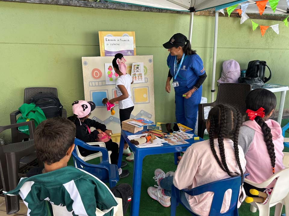 Imagen enseñando salud