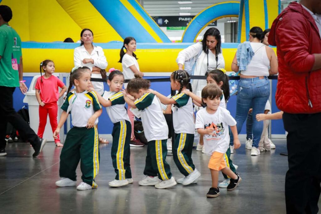 Imagen niños jugando
