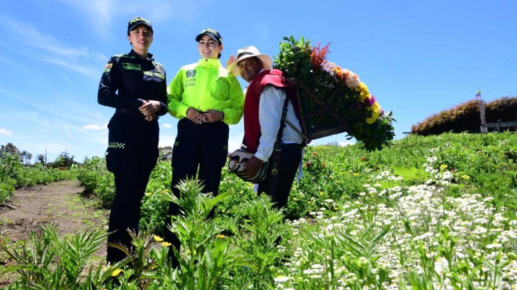 imagen policías custodiando la Feria de las Flores 2025 (1)