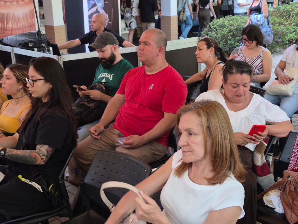 Imagen Capital Mundial del Libro SENTADO