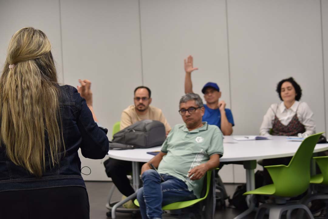 Imagen Líderes de Medellín se forman para participar en la revisión del Plan de Ordenamiento Territorial (2)