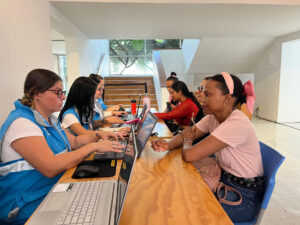 Imagen Medellín, la de menos desocupación en el país (2)