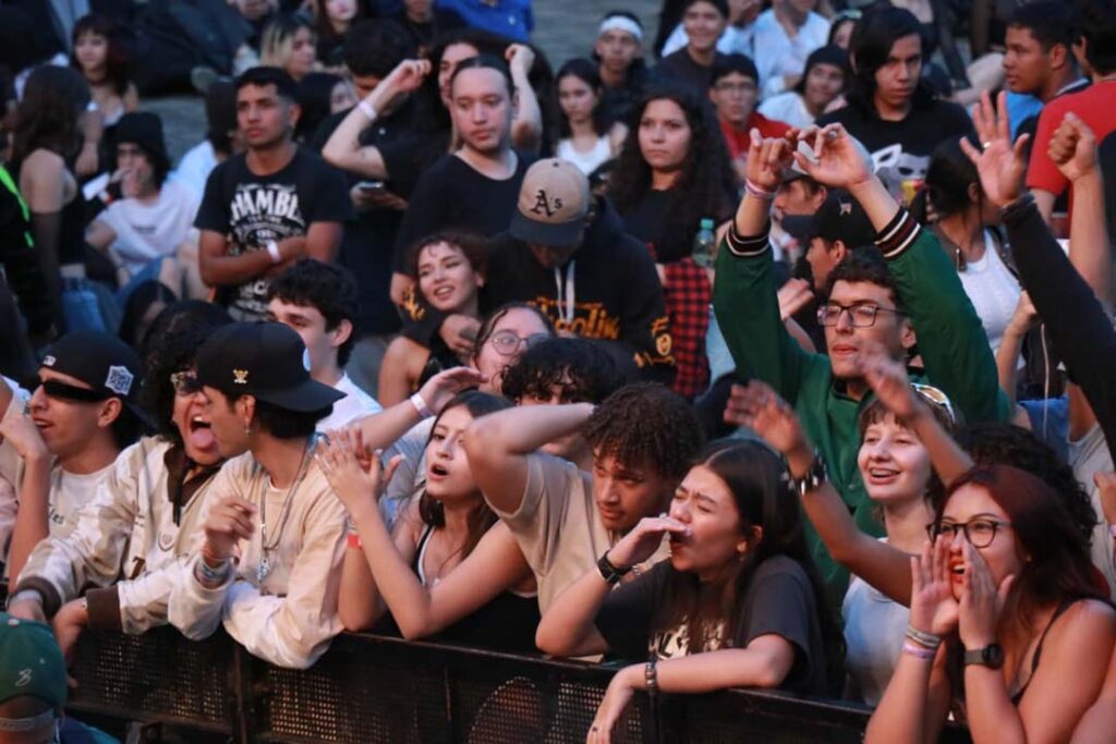 Imagen PÚBLICO barristas de Medellín y Nacional