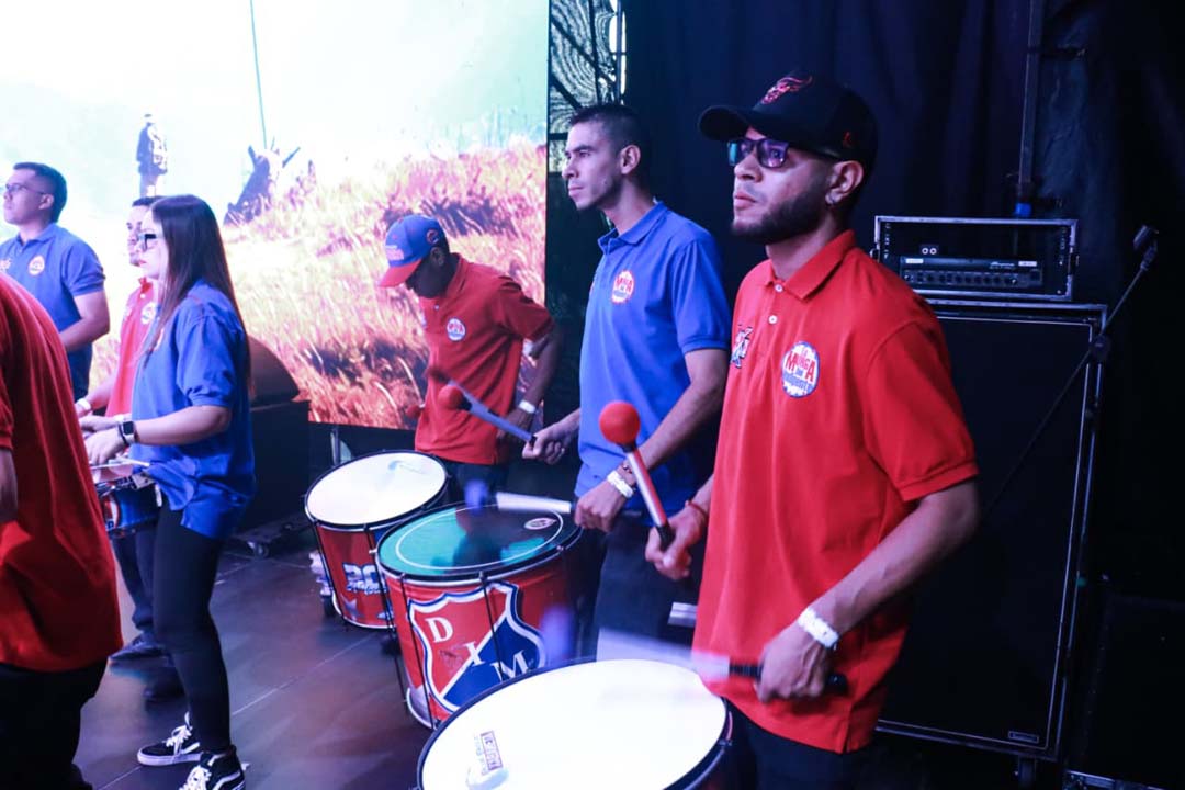 Imagen TAMBORES ROJOS barristas de Medellín y Nacional