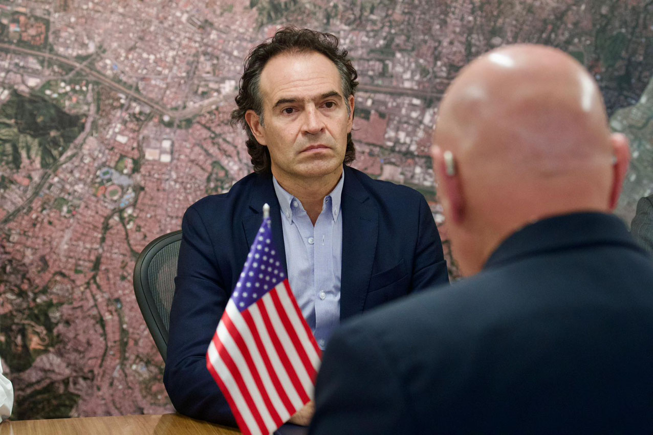 Imagen alcalde Federico Gutiérrez y Embajada de Estados Unidos (3)