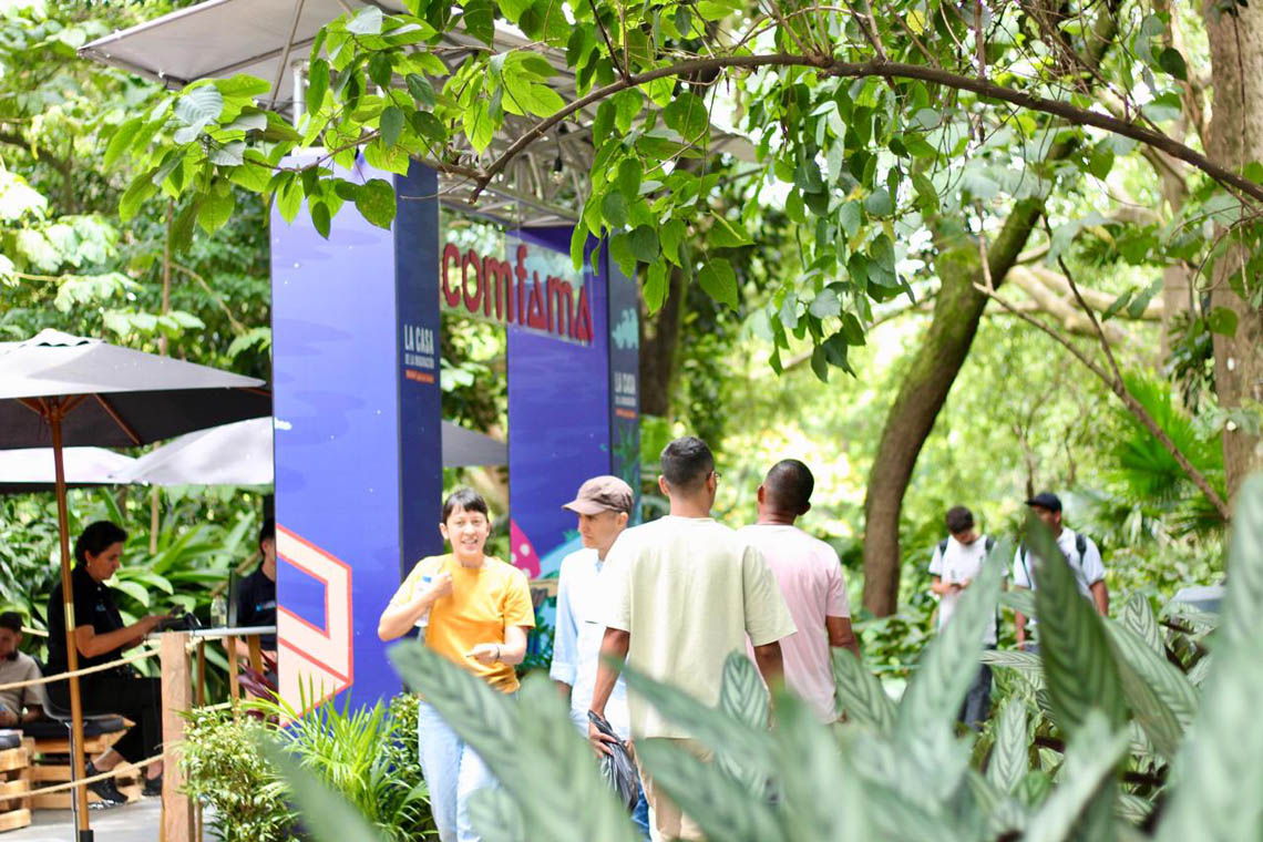 Imagen de asistentes a Fiesta del Libro