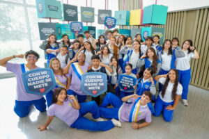 Imagen de estudiantes de colegio