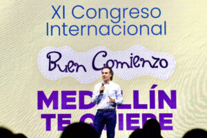 Imagen del Alcalde en Congreso de Buen Comienzo