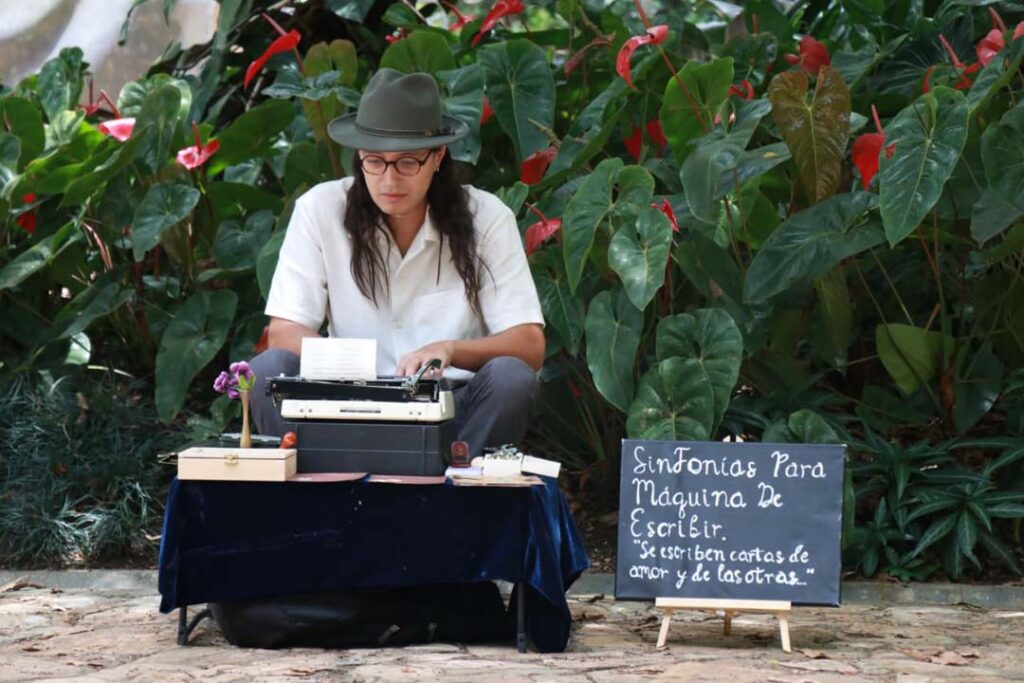 Imagen la máquina de escribir - Santiago Serna
