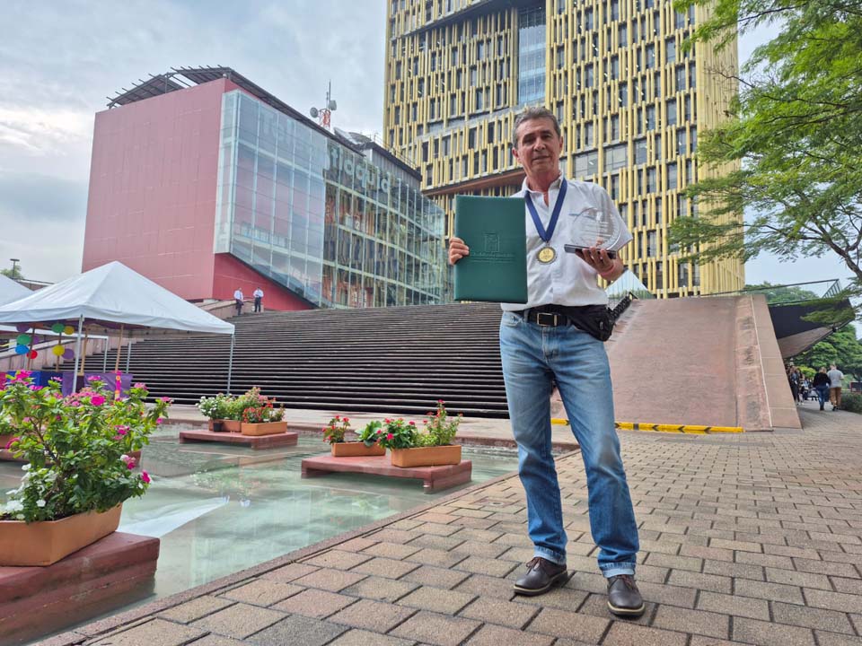 Imagen personas mayores sobresalientes PLAZA