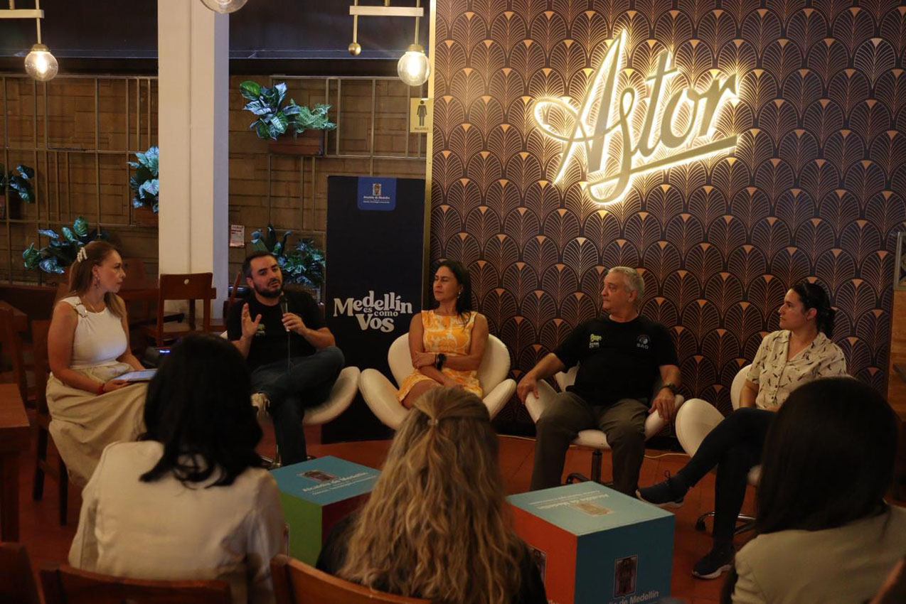 Centro de Medellín Imagen Centro de Medellín Aves (2)