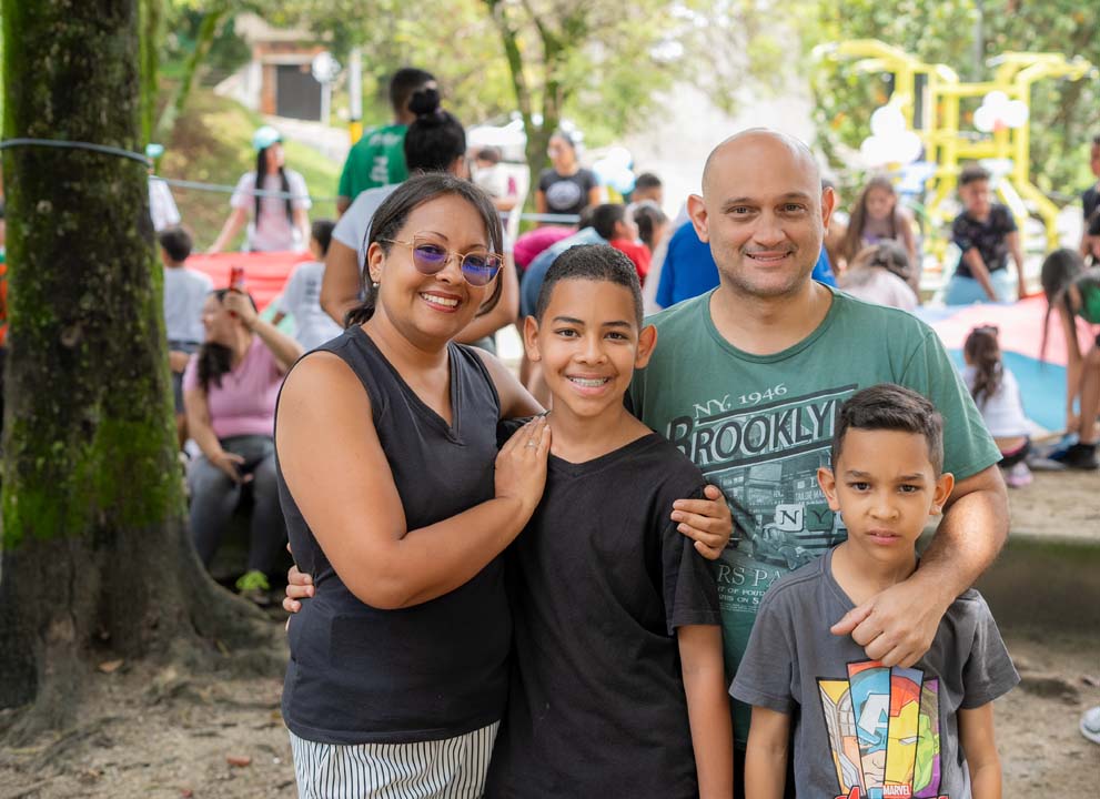 imagen Juguemos en el parque ana Frank