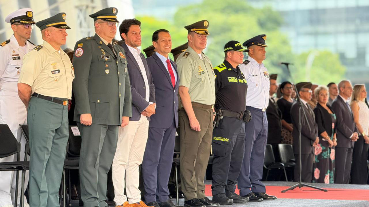 Imagen Medellín rindió homenaje a veteranos de las Fuerzas Militares y la Policía (1)