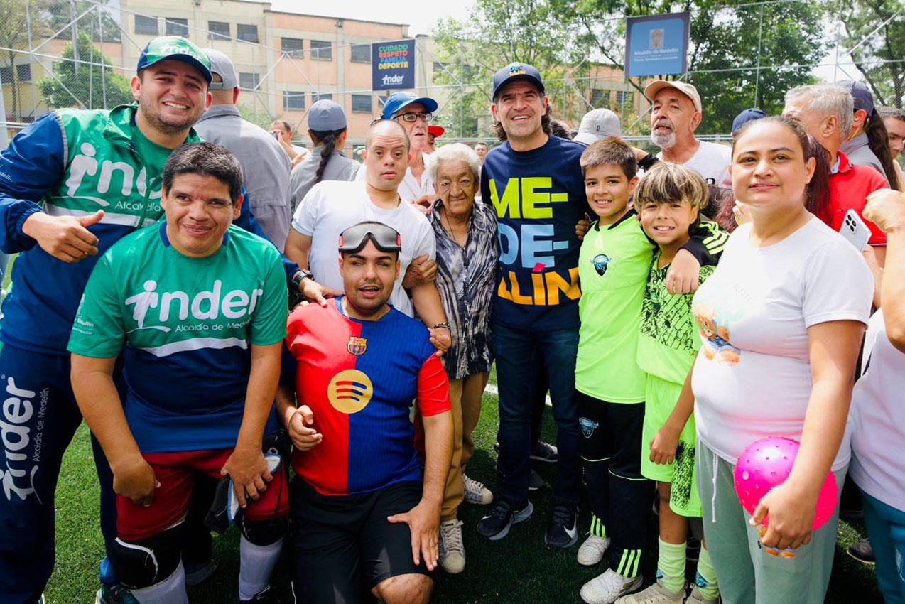 Imagen cancha de microfútbol renovada en Manrique (3)